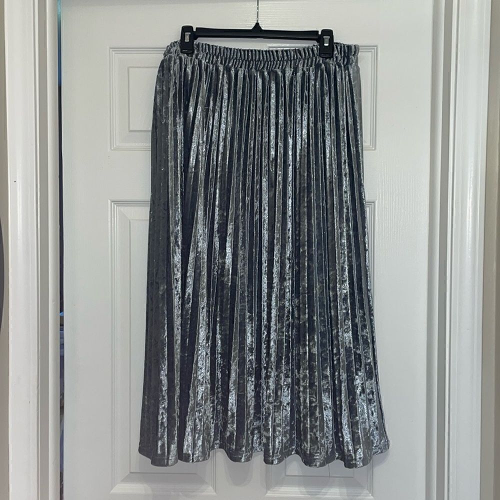 ModCloth Silver Crushed Velvet Pleated Midi Skirt